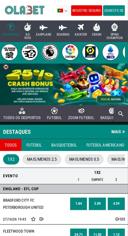 Site móvel da OlaBet no telemóvel, com o menu de jogos no topo, os destaques de futebol e o menu inferior com o boletim